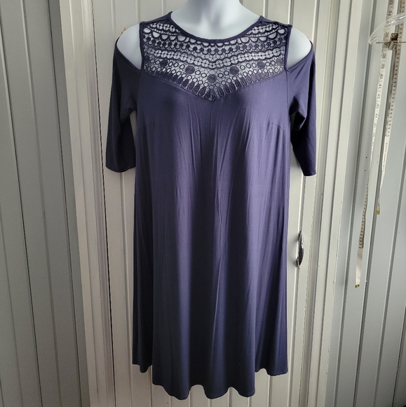 Lane Bryant Dresses & Skirts - Lane Bryant Cold Shoulder Dress 14/16